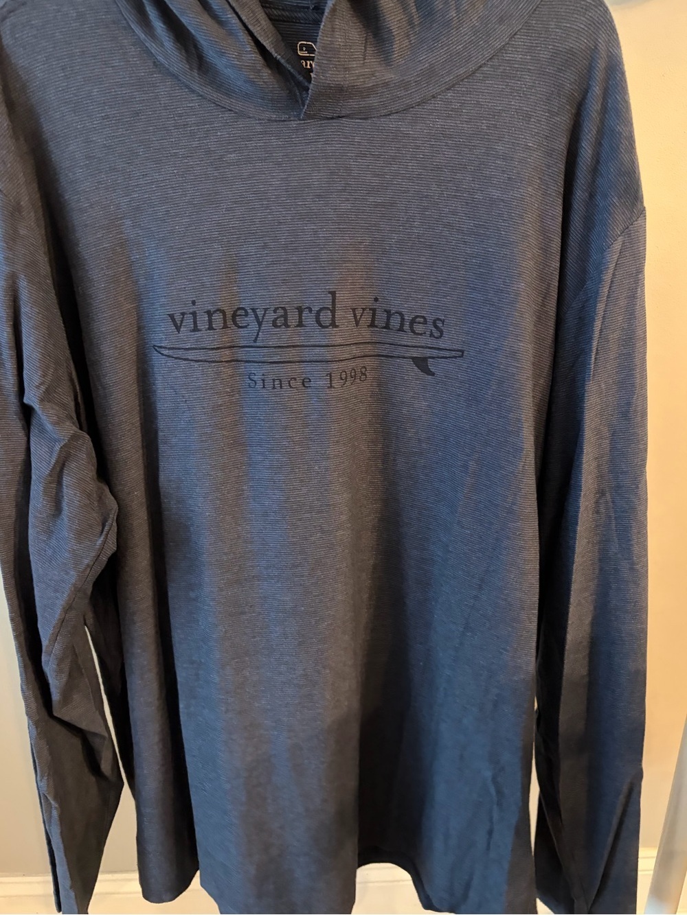 Vineyard Vines Men's Hooded island Long-Sleeve Tee in Heather Navy 2XL